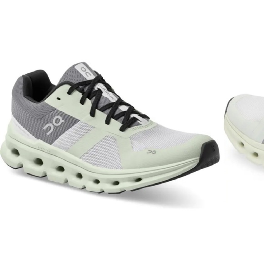 On cloud Cloudrunner Running Shoe women size 10.5